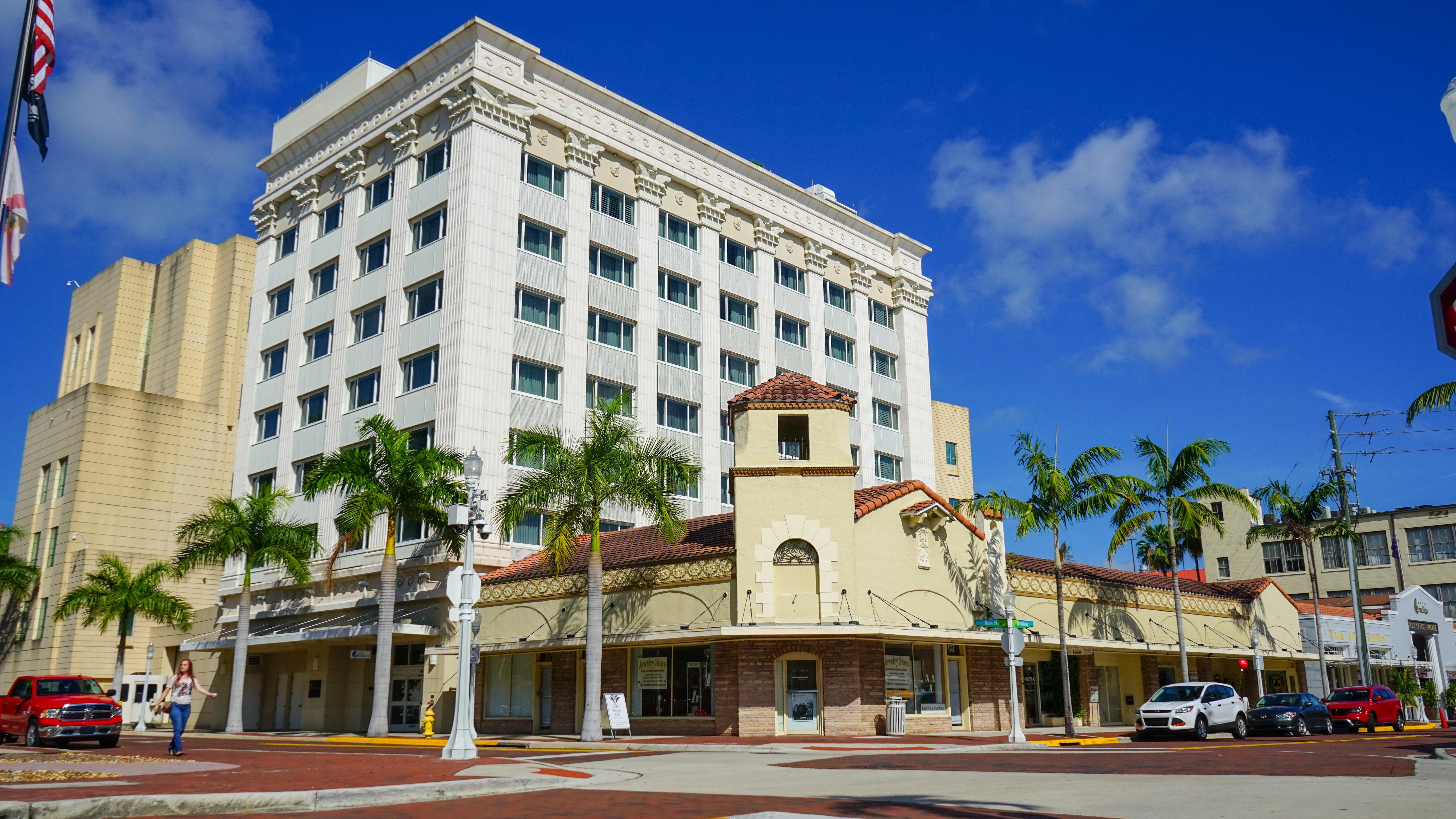 The Banyan Hotel Fort Myers, Tapestry Collection By Hilton Eksteriør bilde